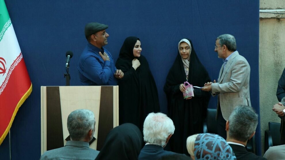 محمود احمدی‌نژاد دوباره آفتابی شد + تصاویر