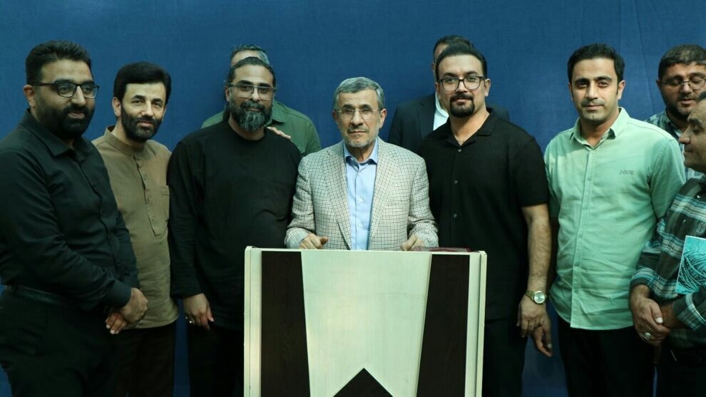 محمود احمدی‌نژاد دوباره آفتابی شد + تصاویر