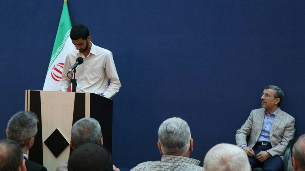 محمود احمدی‌نژاد دوباره آفتابی شد + تصاویر