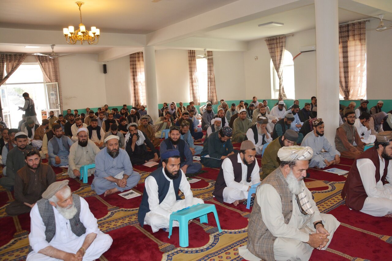امتحان دینی کارکنان طالبان خبرساز شد+ عکس