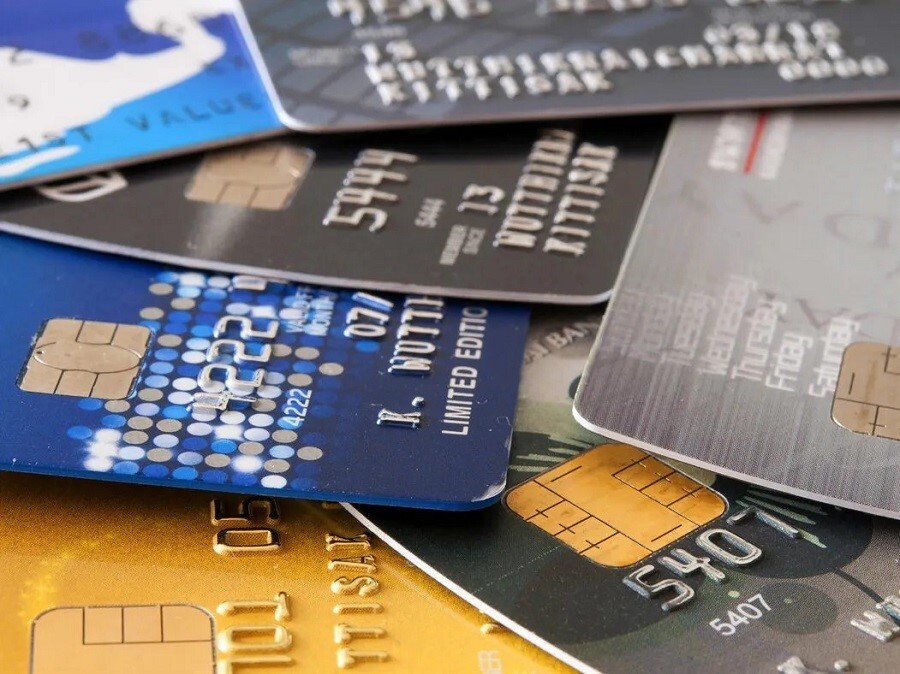 قبل از سفر حتماً قیمت بلیط هواپیما از سایت‌های مختلف را در سفرمارکت چک کنید