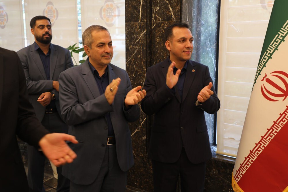 مدیر عامل موسسه اعتباری ملل: ارزشمندترین دارایی ملل، کارکنان این موسسه مردمی است