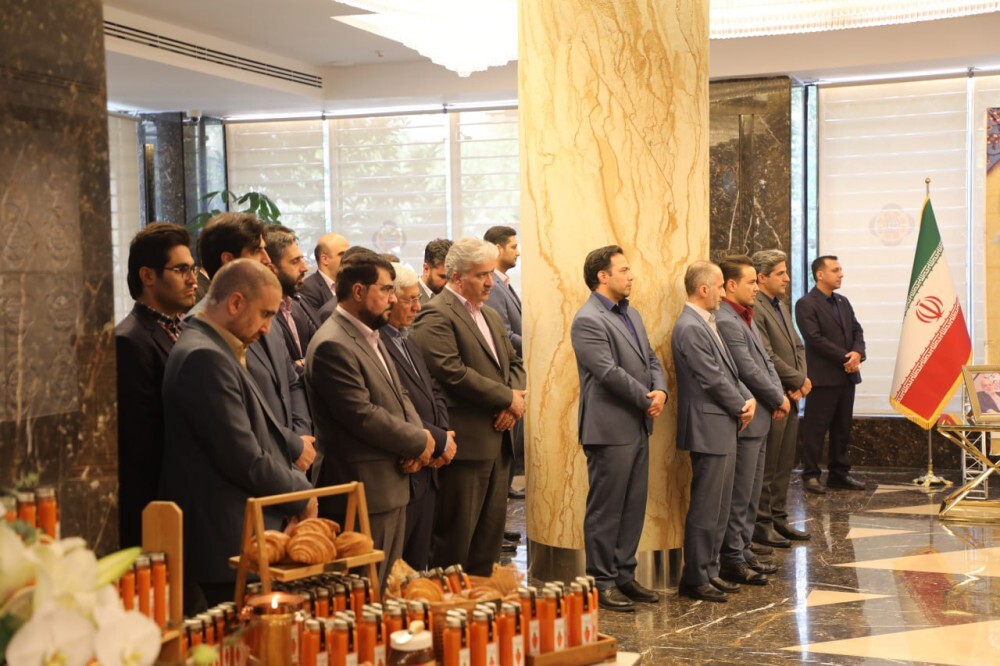 مدیر عامل موسسه اعتباری ملل: ارزشمندترین دارایی ملل، کارکنان این موسسه مردمی است