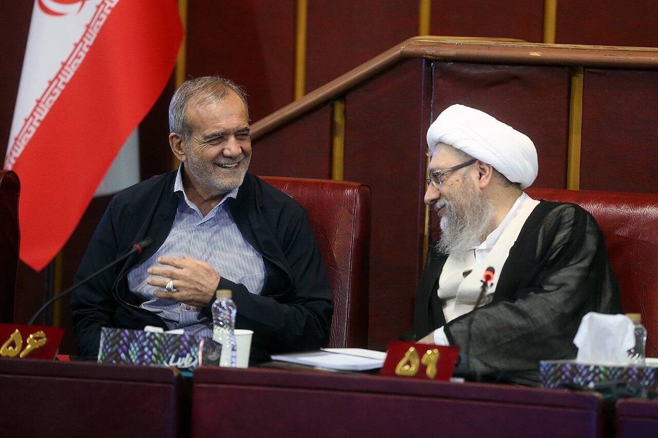حضور رئیس‌جمهور در جلسه مجمع تشخیص مصلحت نظام + عکس
