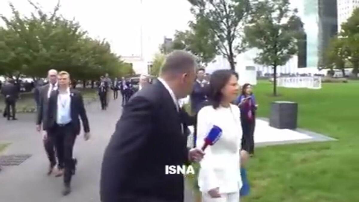 اتفاق عجیب بین وزیر خارجه آلمان و خبرنگار روسی + فیلم