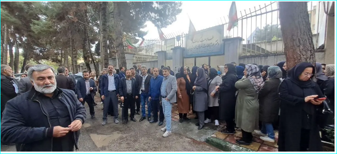 تجمع اعتراضی بازنشستگان کشوری/ متناسب‌سازی اصلاح شود