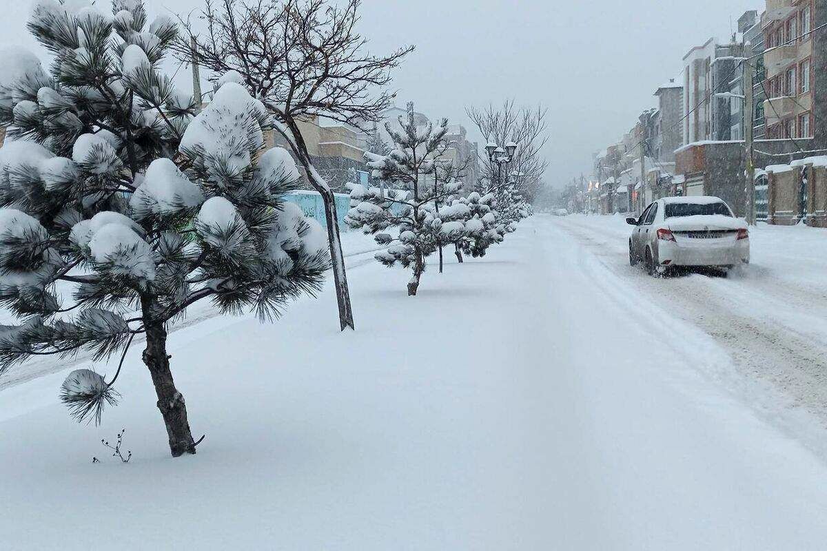 بارش برف پاییزی در تهران آغاز شد + فیلم بارش برف پاییزی در تهران آغاز شد + فیلم