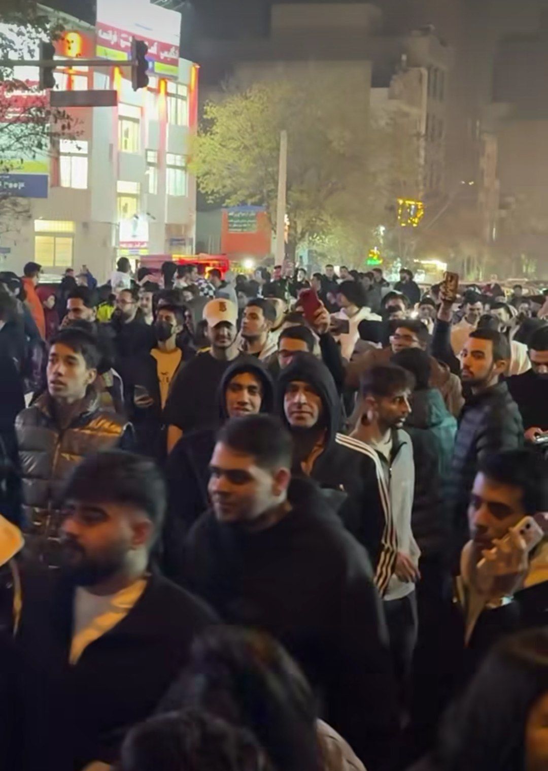 گادپوری کیست؟ / ماجرای تجمع جنجالی هواداران خواننده رپ در تهرانپارس