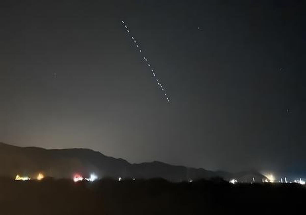 مشاهده اشیاء نورانی در آسمان فردیس البرز + فیلم مشاهده اشیاء نورانی در آسمان فردیس البرز + فیلم