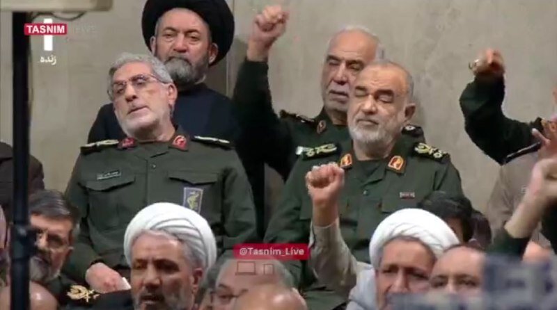 عکسی از سردار قاآنی در دیدار با رهبر انقلاب 