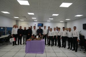 آغاز سال ۱۴۰۴ در پتروشیمی جم؛ همراهی مدیرعامل با کارکنان در لحظه تحویل سال نو