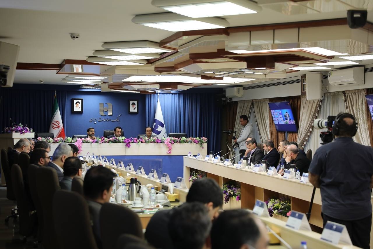 اصلاح ساختارهای مالی و فناورانه، رمز پایداری و رقابت‌پذیری بانک صادرات ایران