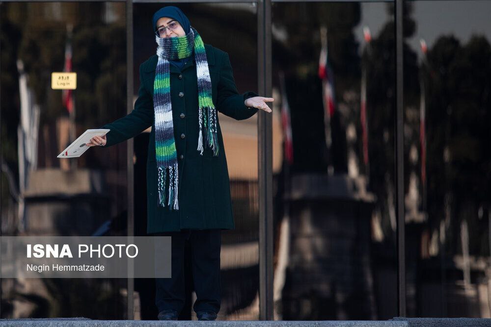 ژست خاص سخنگوی دولت در حیاط پاستور