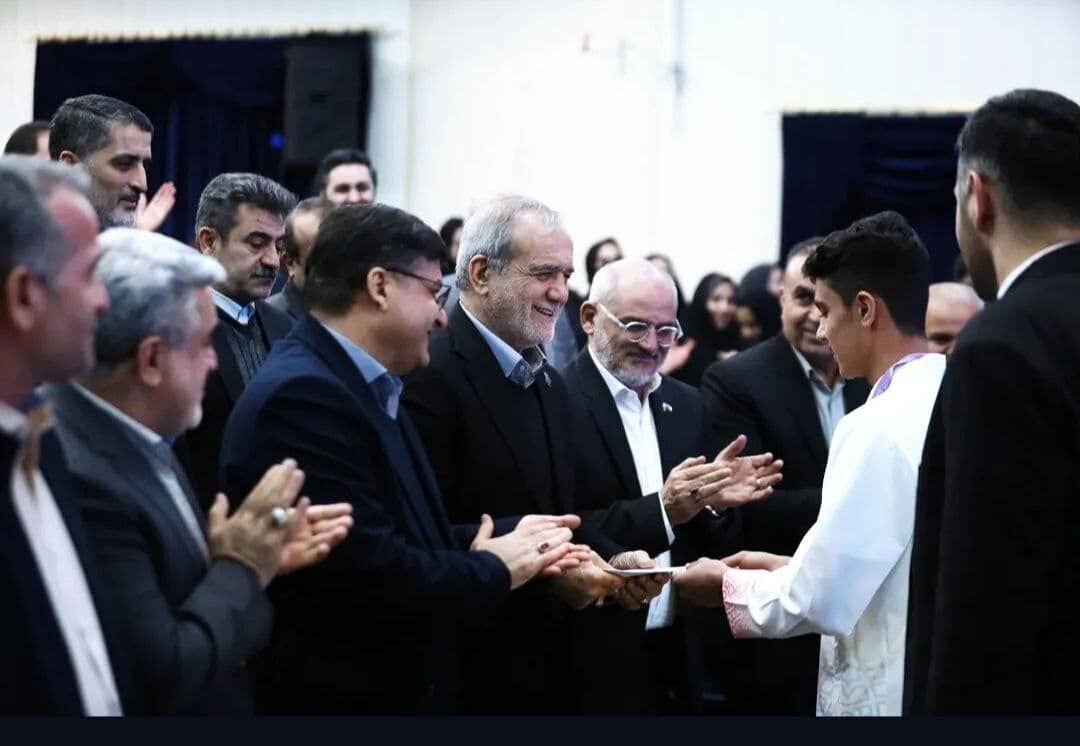 پزشکیان مدال طلای جهانی گرفت+ عکس