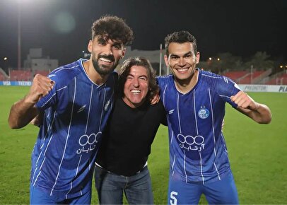 واکنش عجیب آشورماتوف درباره گل به خودی در دیدار استقلال و سپاهان