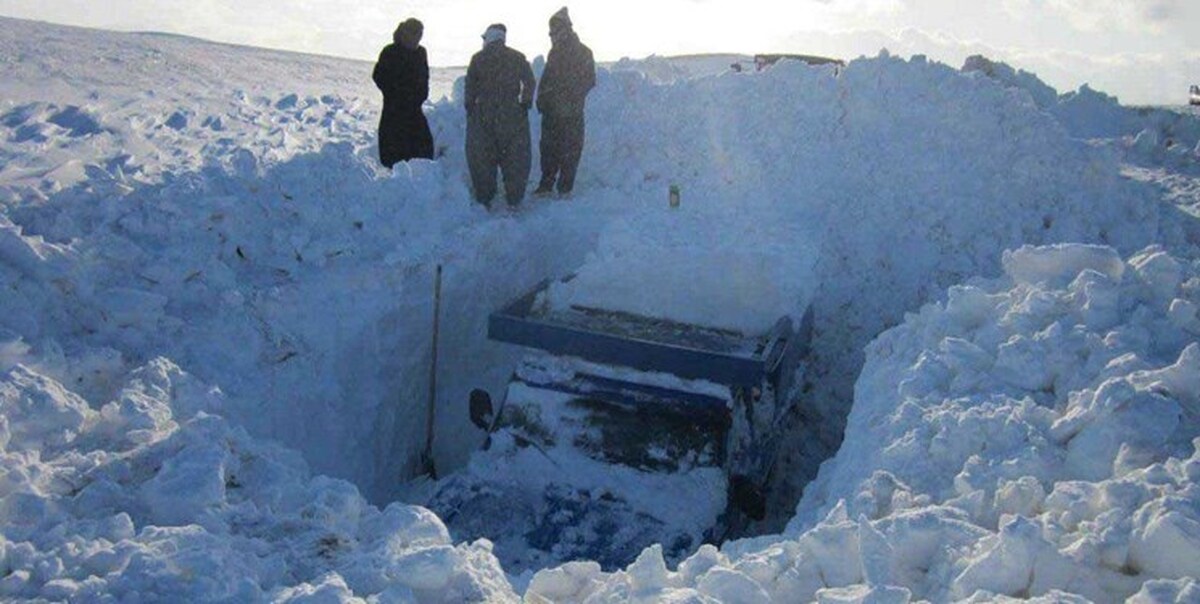 بارش شدید برف مریوان را سفیدپوش کرد+ فیلم