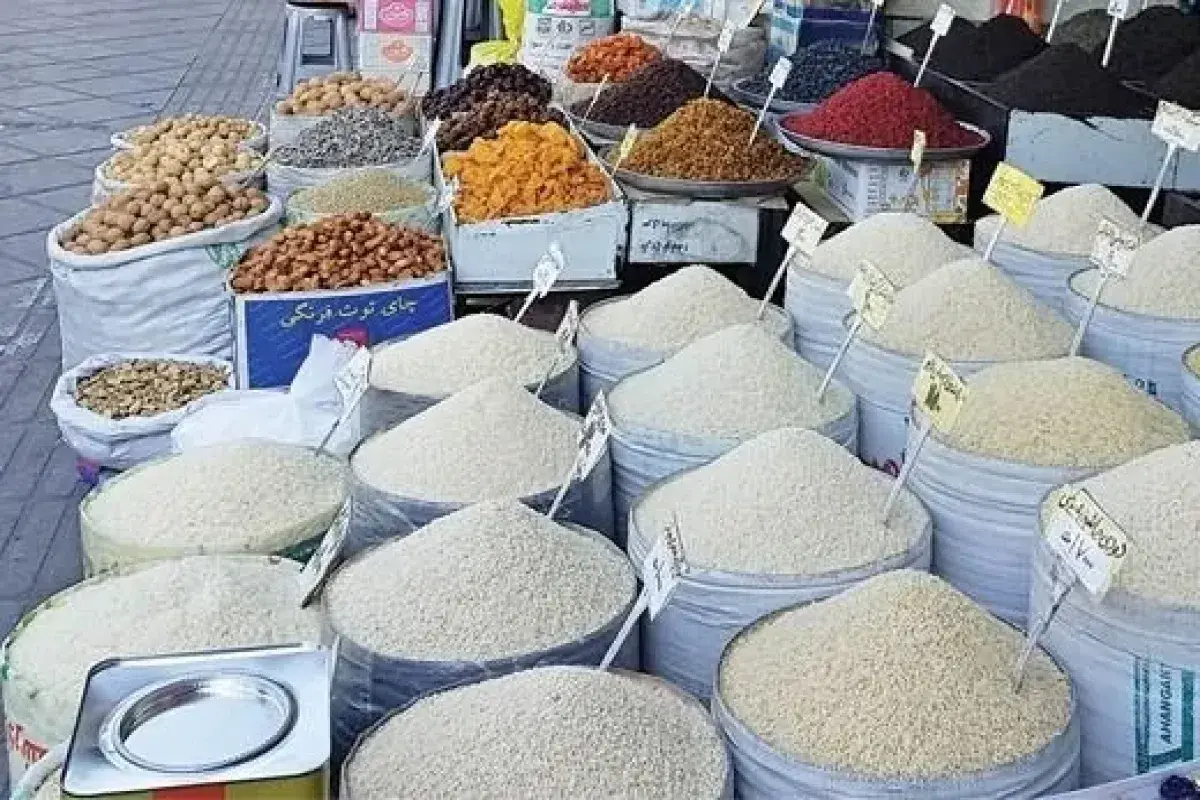 کشف انبار بزرگ احتکار روغن و برنج در تهران+ فیلم