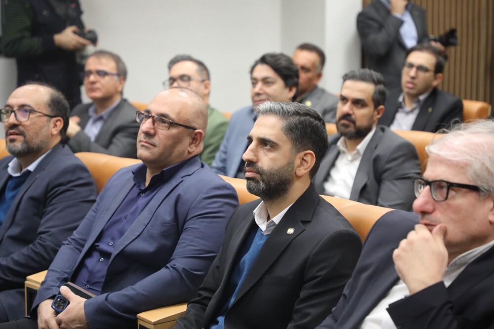 موفقیت پژوهشی مؤسسه اعتباری ملل در همایش پژوهش و فناوری پول و بانک