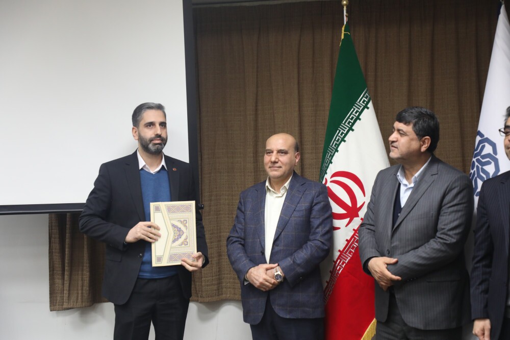 موفقیت پژوهشی مؤسسه اعتباری ملل در همایش پژوهش و فناوری پول و بانک