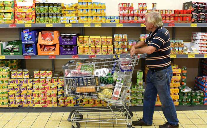 دولت مجوز افزایش قیمت مواد غذایی را صادر کرد / مردم آماده گرانی سرسامآور باشند دولت مجوز افزایش قیمت مواد غذایی را صادر کرد / مردم آماده گرانی سرسامآور باشند