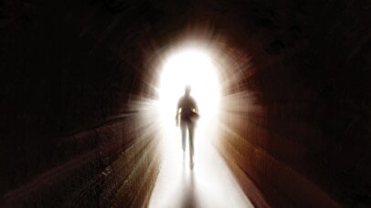 سه دقیقه پس از مرگ چه چیزی میبینیم؟/ واکاوی علمی تجربه‌های نزدیک به مرگ