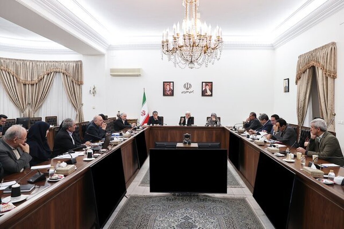 عارف: احیای خلیج گرگان و تالاب‌های میانکاله در اولویت دولت است