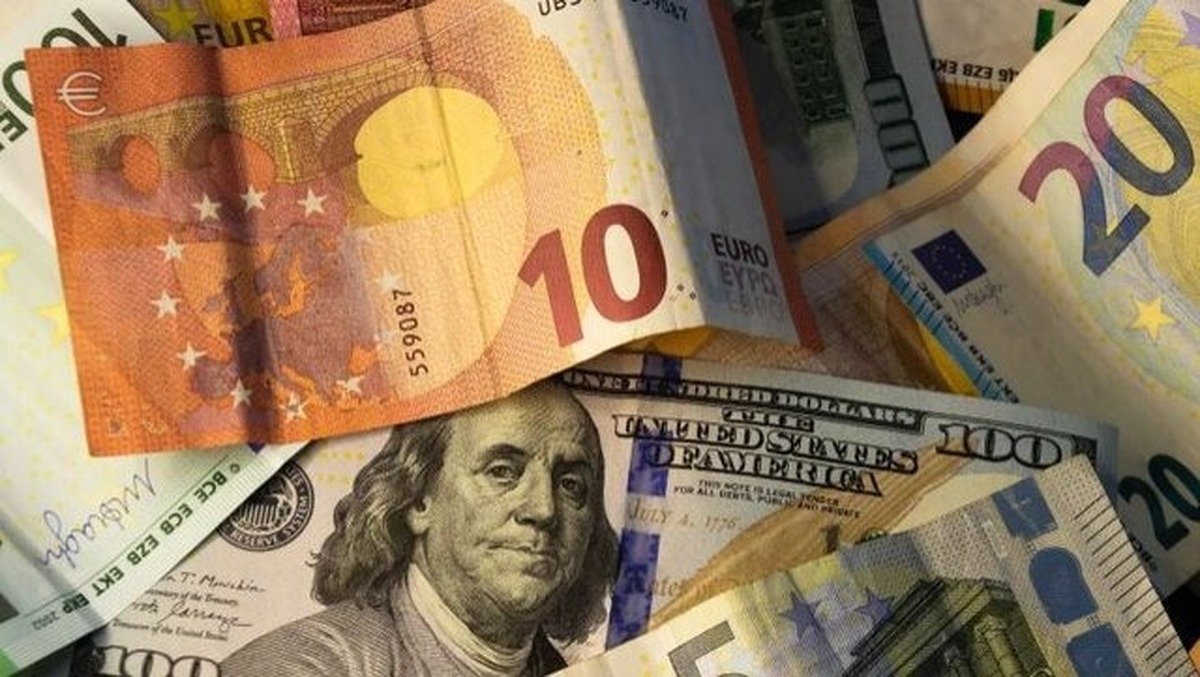 کاهش شدید نرخ دلار/ تک نرخی کردن ارز چگونه نرخ دلار را پایین کشید؟