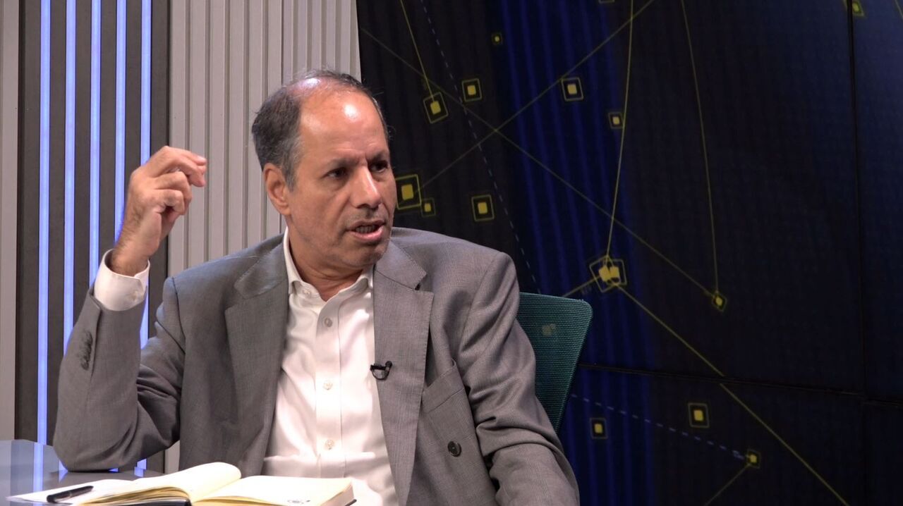 خط انتقال برق دچار مشکل می شود خط انتقال برق دچار مشکل می شود