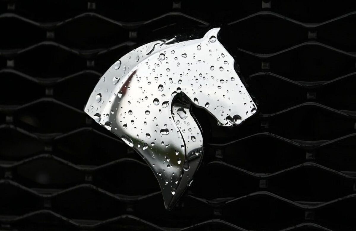 قیمت محصولات ایران خودرو امروز چهارشنبه ۲۴ دی ۱۴۰۴ / قیمت دنا پلاس ، سورن و تارا چند؟ + جدول