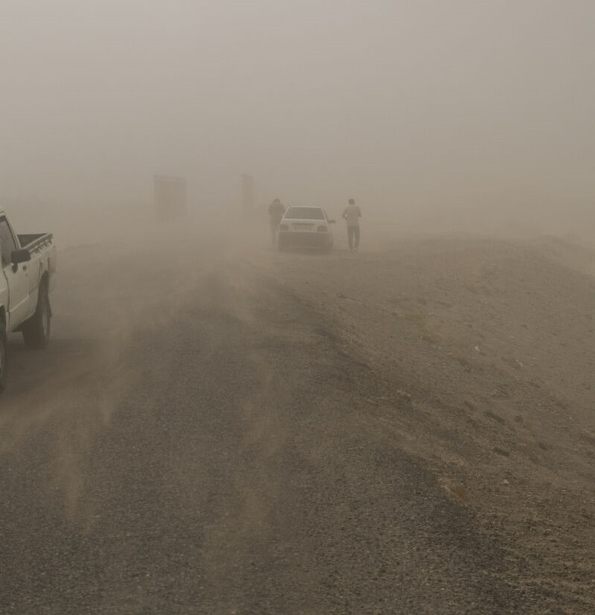 یزد در محاصره توفان شدید گرد و خاک