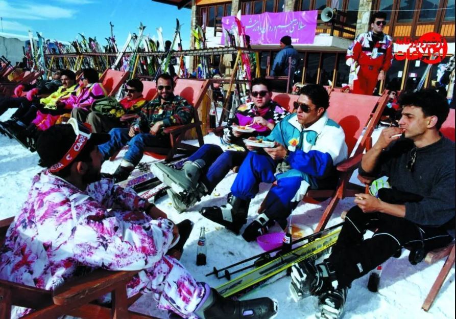 تهران برفی در دی‌ماه ۱۳۷۴ + عکس