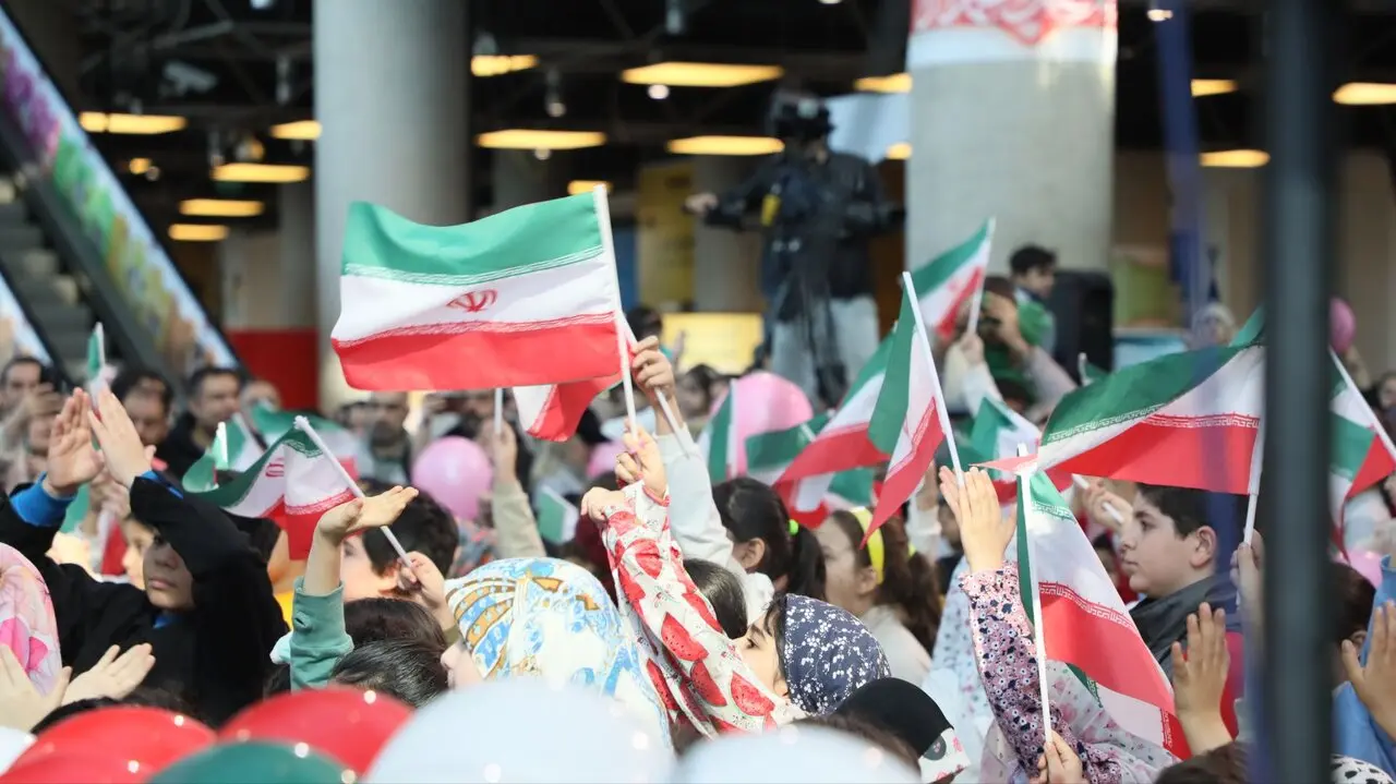 برپایی جشن مبعث در باغ کتاب تهران برپایی جشن مبعث در باغ کتاب تهران