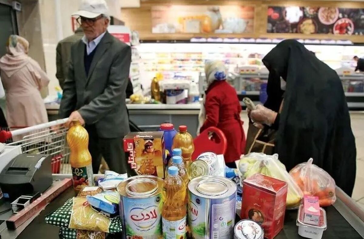 قیمت مرغ و تخم مرغ پایین آمد اما گوشت گران شد/ بررسی قیمت کالای اساسی در بازار + فیلم