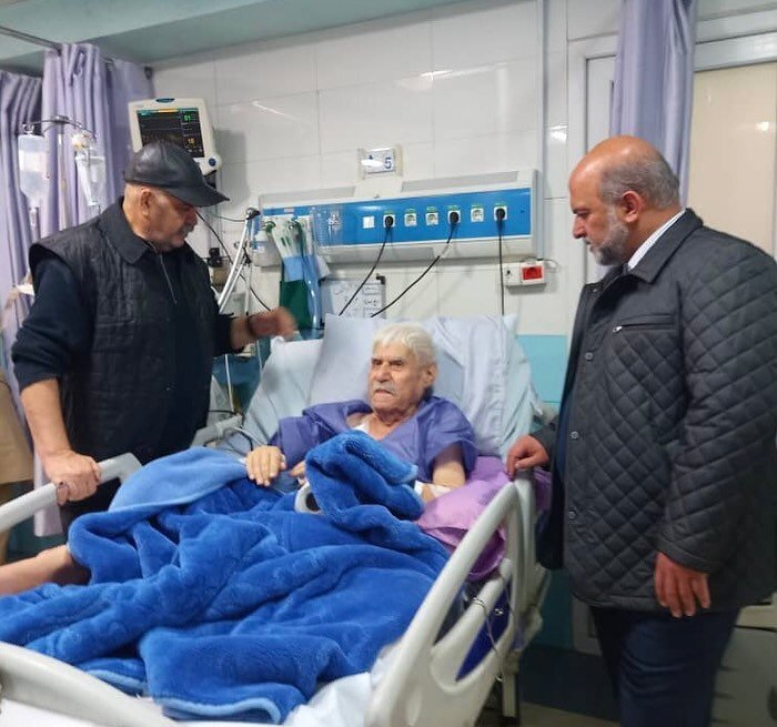 تصاویر تأثربرانگیز از عنایت بخشی در بیمارستان