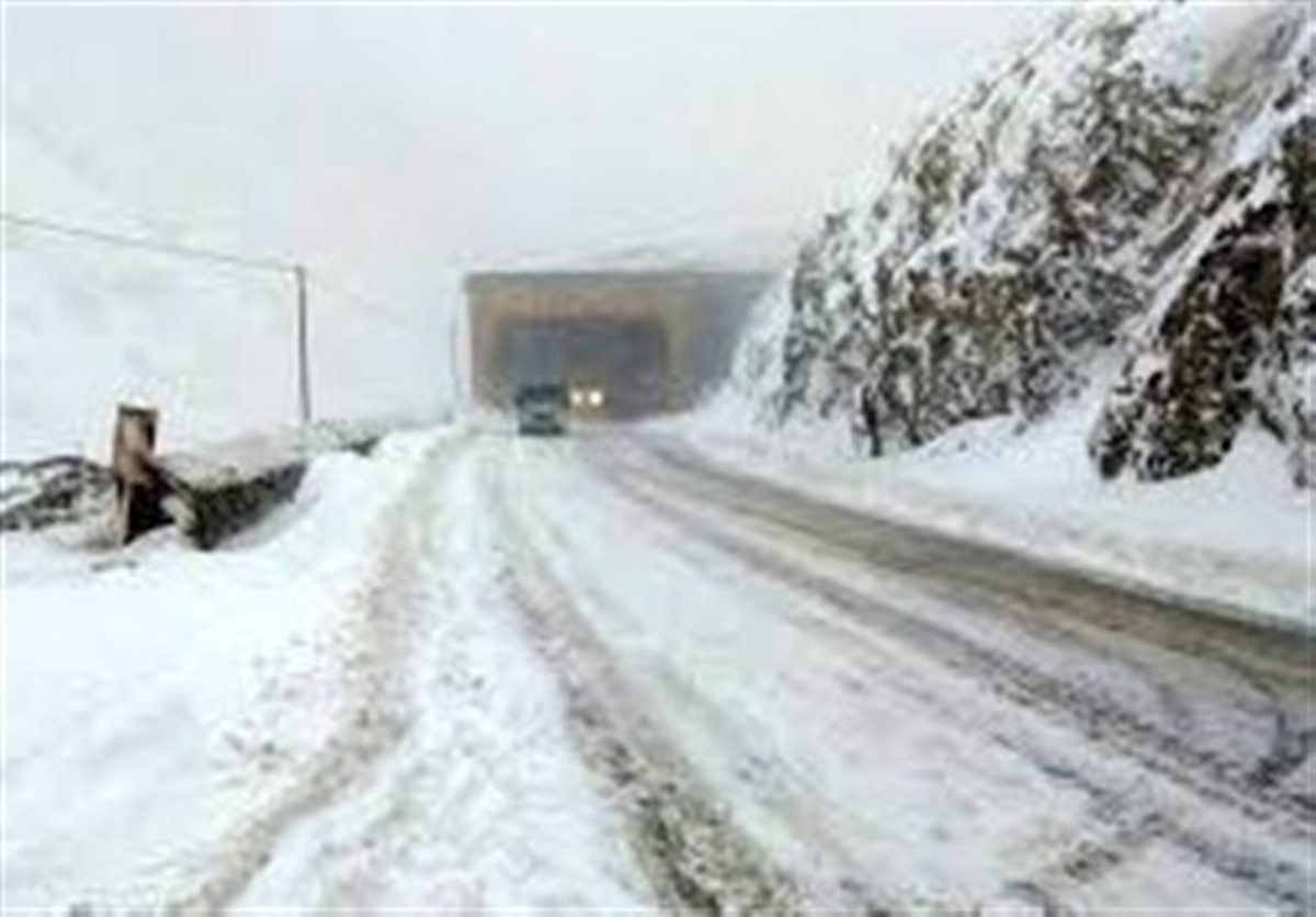 برف سنگین در جاده چالوس / محور کرج ـ چالوس تا اطلاع ثانوی مسدود شد