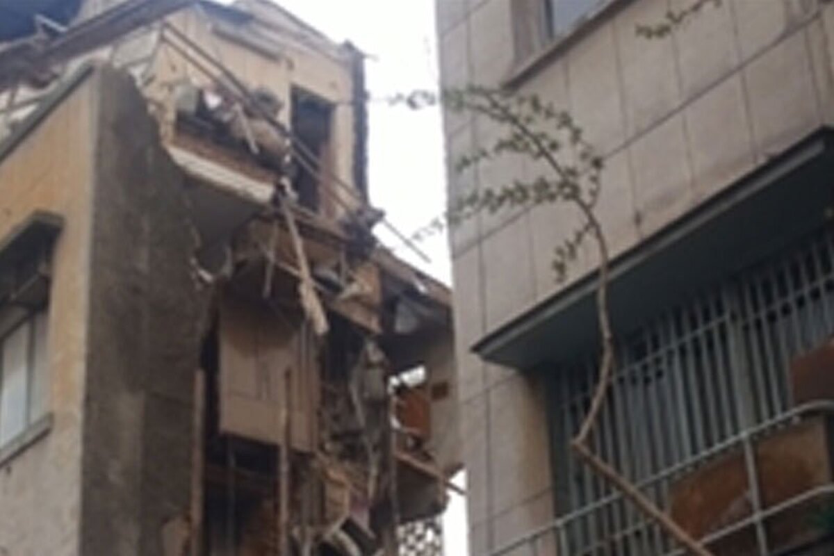 ماجرای تخلیه ۲ ساختمان تجاری در خیابان جمهوری