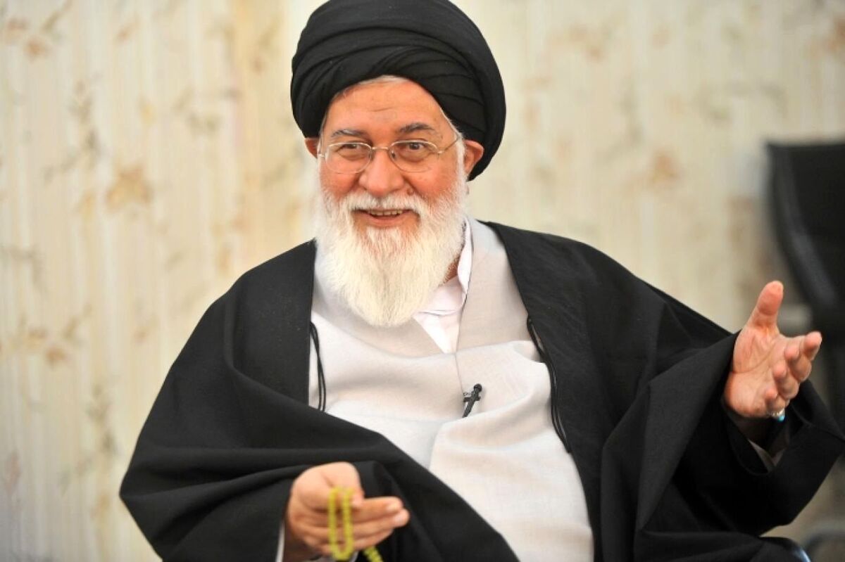 حمله دوجانبه روزنامه اصلاح‌طلب به علم‌الهدی و مجلس: در حباب زندگی می‌کنند!