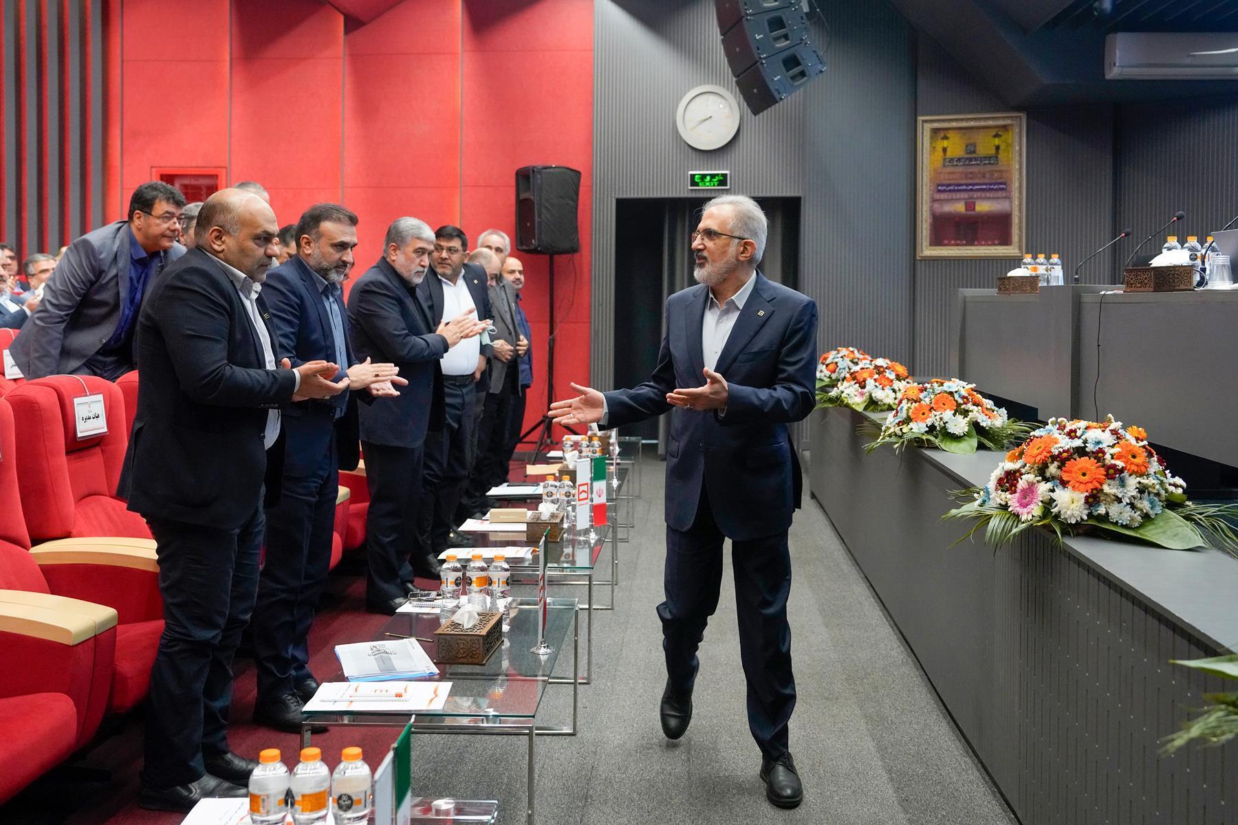 «بانک مسکن»؛ بازنشسته ها و بدهیهای مشکوک الوصول ۱۸ همتی/ پای دیوان محاسبات به پرونده باز می شود؟