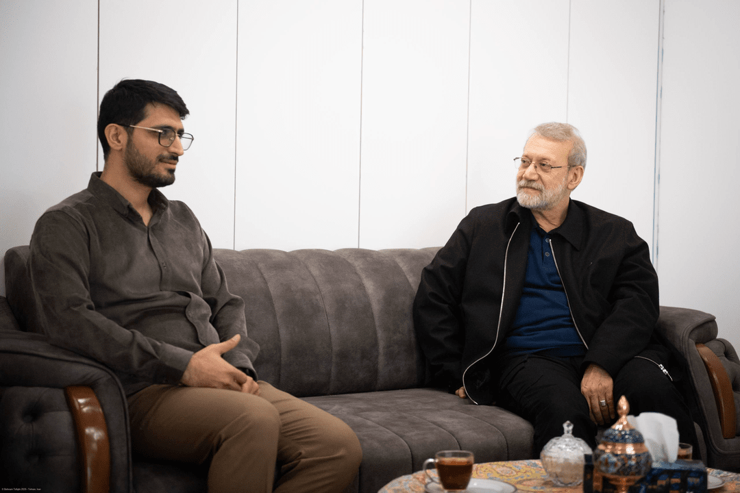 آخرین تصاویر از دیدار علی لاریجانی با خانواده‌ شهیدان حاجی‌زاده و باقری