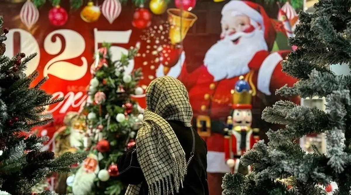 ویترین‌های کریسمسی خیابان میرزای شیرازی ناپدید شد+ عکس