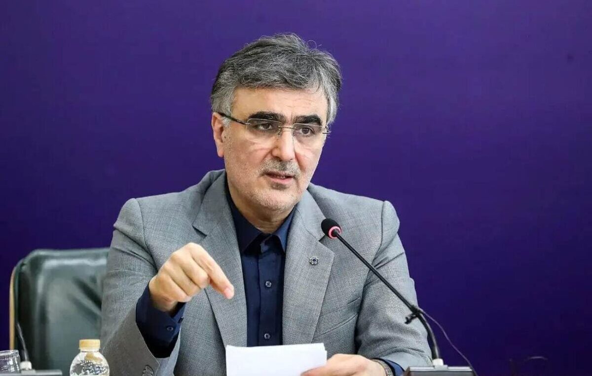 فوری / همتی جایگزین فرزین در بانک مرکزی شد