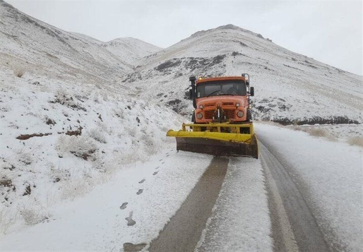 بارش برف در جاده‌های ۲۱ استان کشور