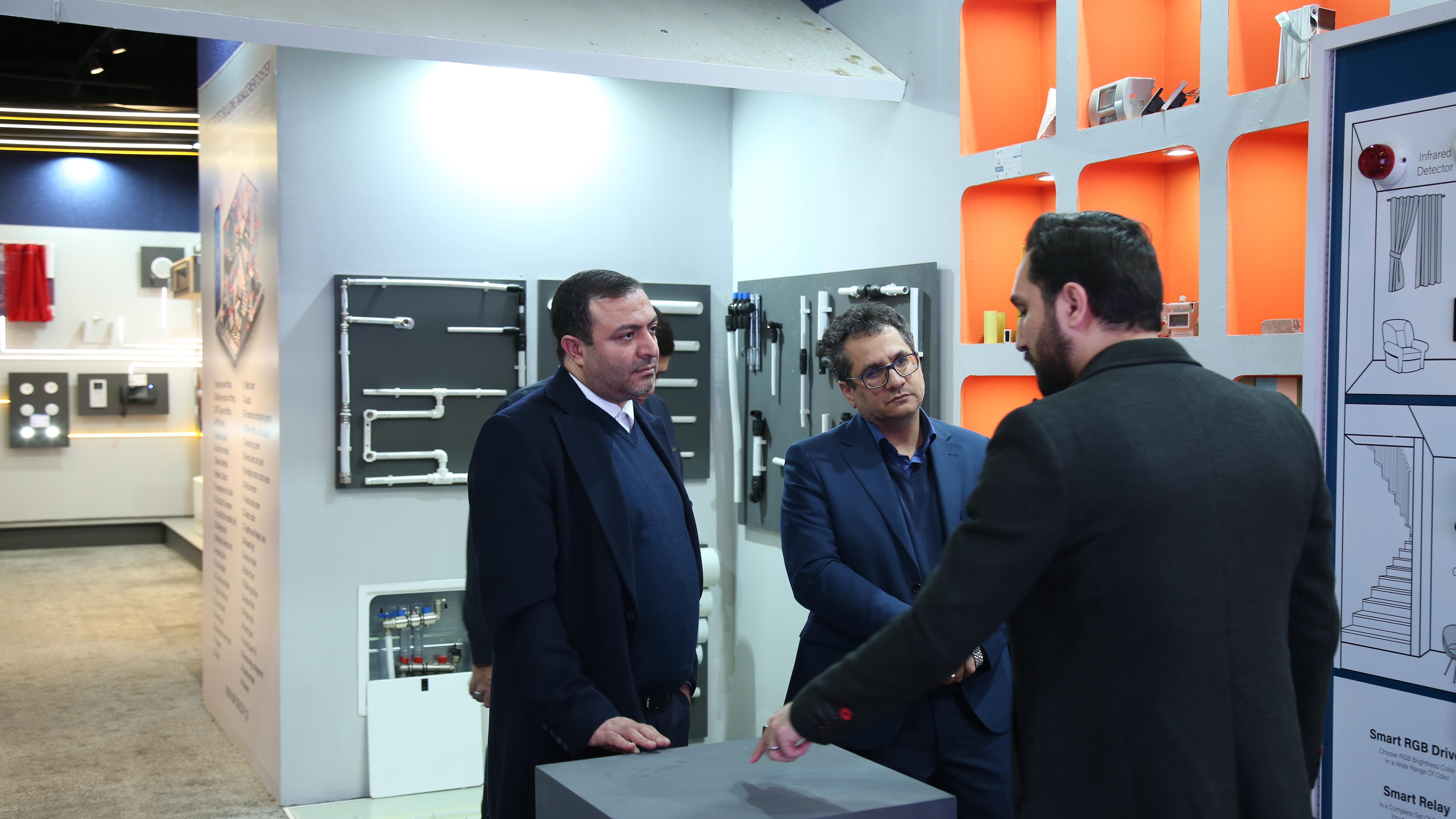 بازدید مدیران ثمسکن از نمایشگاه خانه نوآوری و فناوری ایران بازدید مدیران ثمسکن از نمایشگاه خانه نوآوری و فناوری ایران