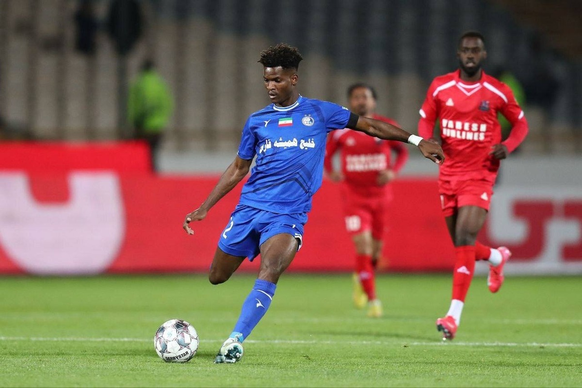 بازیکن جنجالی استقلال در لیست پرسپولیس؟ / پاسخ مشکوک مدیر سرخ‌ها