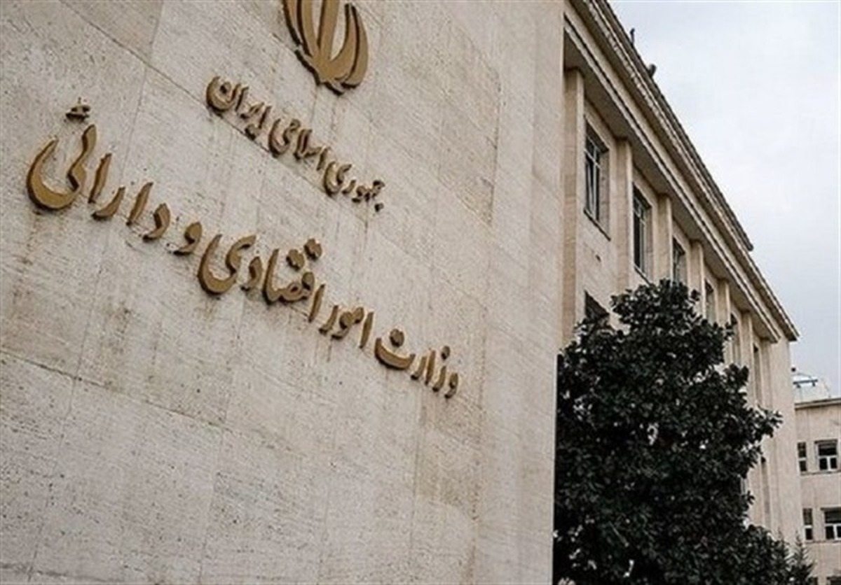 بازار سرمایه تحت فشار / شاخص کل بورس ۵۰۰ هزار واحد افت کرد