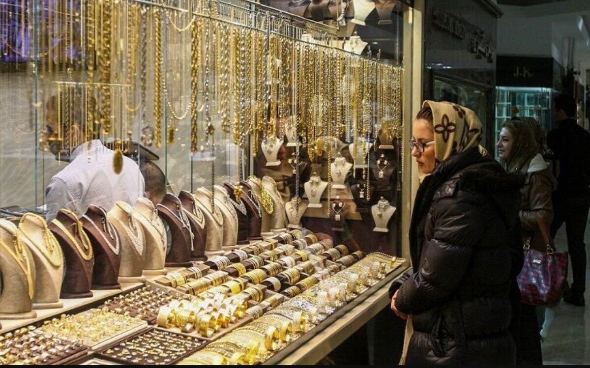 پیش‌بینی قیمت طلا فردا سه‌شنبه ۱۴ بهمن ۱۴۰۴ / ریزش قیمت‌ها ادامه خواهد داشت؟