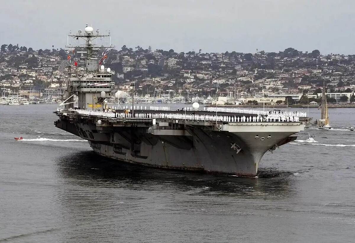 تحرکات مشکوک ناو آبراهام لینکلن در نزدیکی ایران/ ماجرا چیست؟