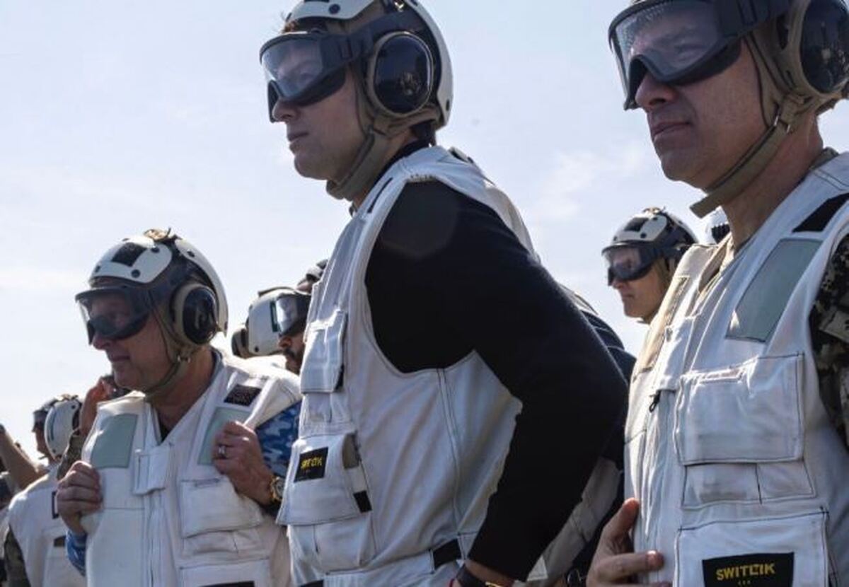 ویتکاف و کوشنر روی عرشه ناو آبراهام لینکلن + فیلم