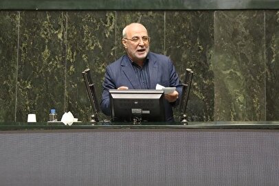 اختلاف نظر درباره نرخ ارز در بودجه ۱۴۰۵ / نماینده مجلس: نرخ امضا شده نظر شخص رئیس سازمان است