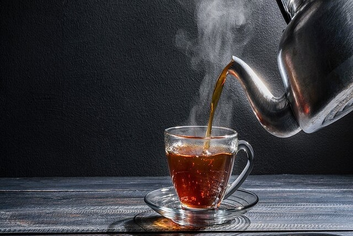 ادعای رایج درباره چای صبحگاهی / چای داغ واقعاً عفونت را از بین می‌برد؟